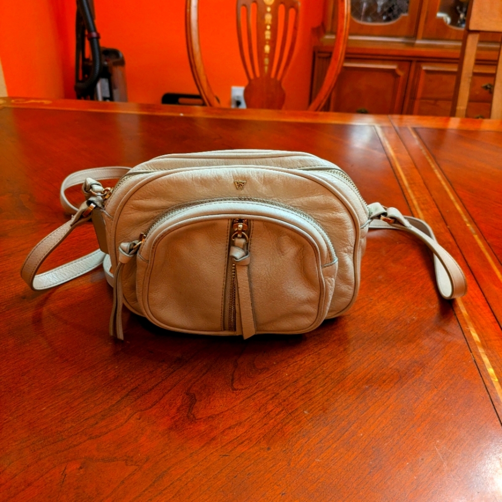 Kelly Wynne crossbody Bag